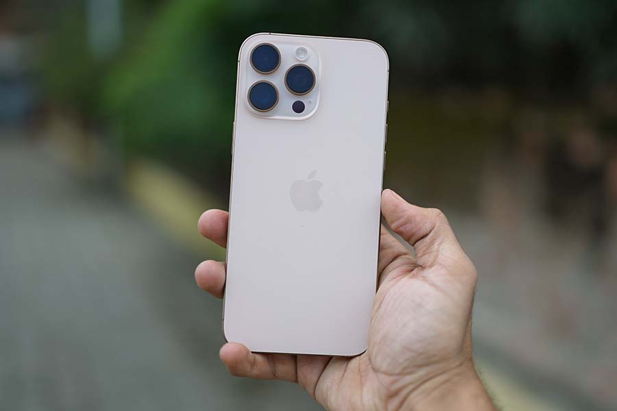 iPhone 16 Pro Max design